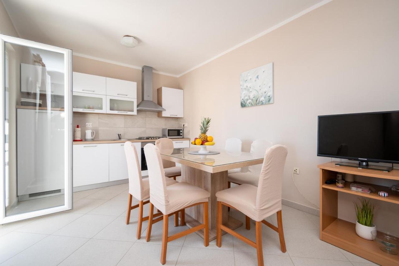 Apartments With A Parking Space Povljana, Pag - 6298 المظهر الخارجي الصورة